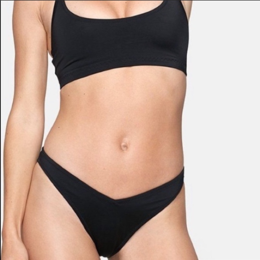 New Outdoor Voices Dip Bikini Bottom | LG | Black